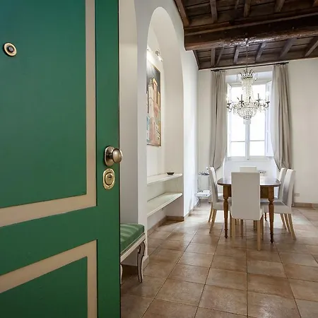 Apartment Teatro Pace *